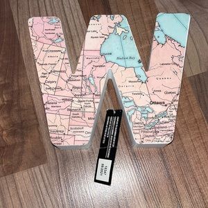 Decorative world map “W” letter nwt
